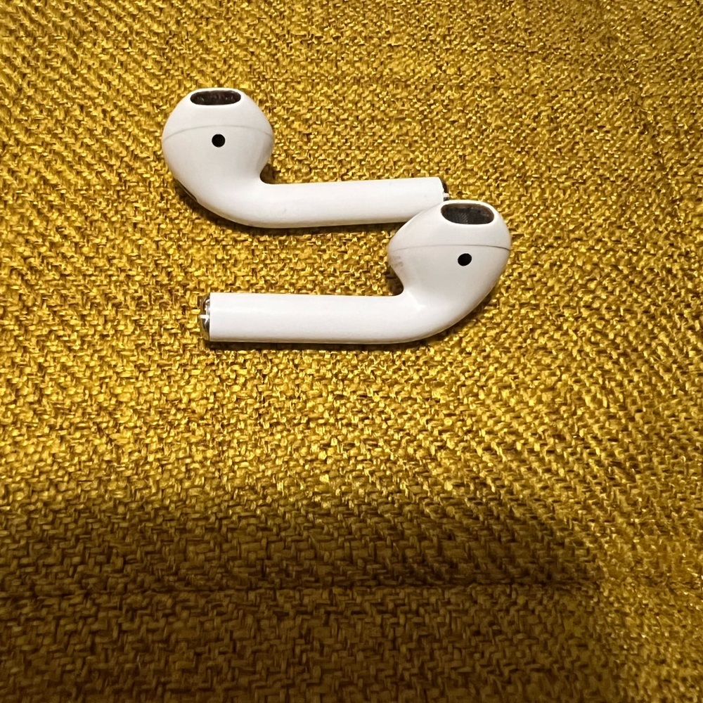 AirPod Generation 1 - Picture 3 of 6